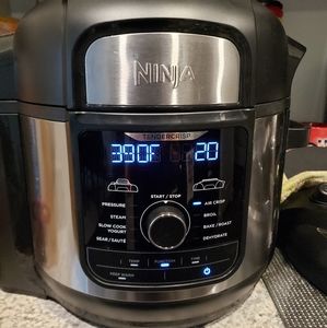 NINJA Foodi Deluxe Pressure Cooker